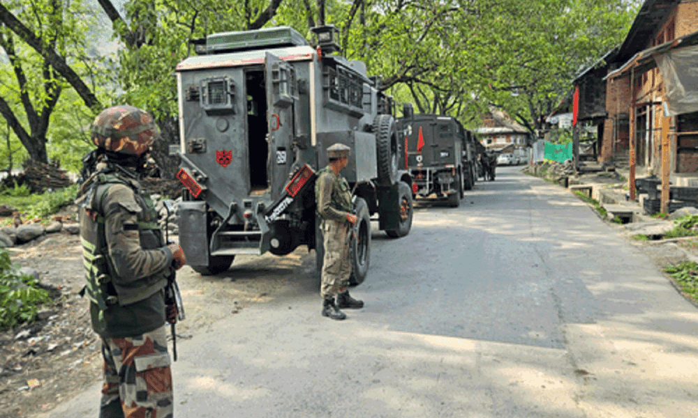 2 LeT terrorists trapped in Kashmir encounter