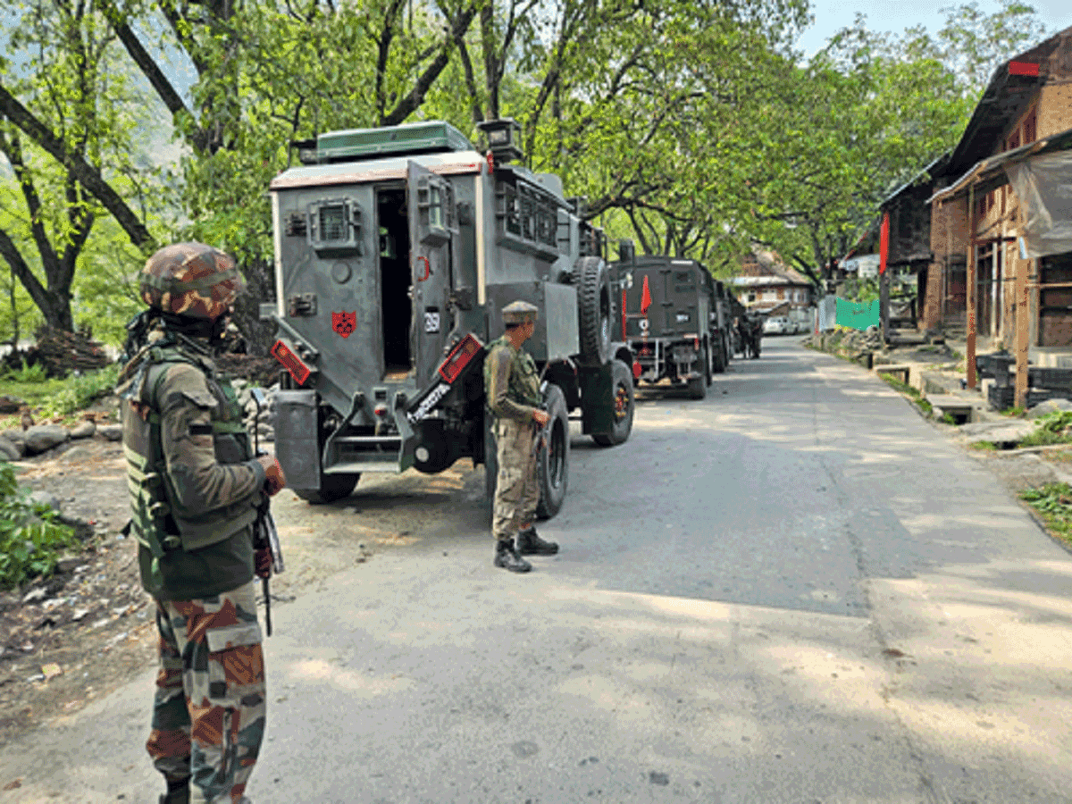 2 LeT terrorists trapped in Kashmir encounter