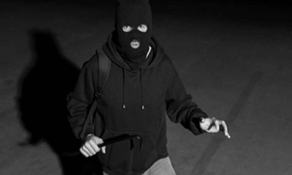 Burglars steal Rs 4.74 L after breaking car window in Telangana