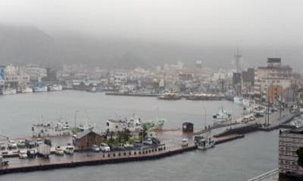Typhoon Yun-yeung approaches Japan
