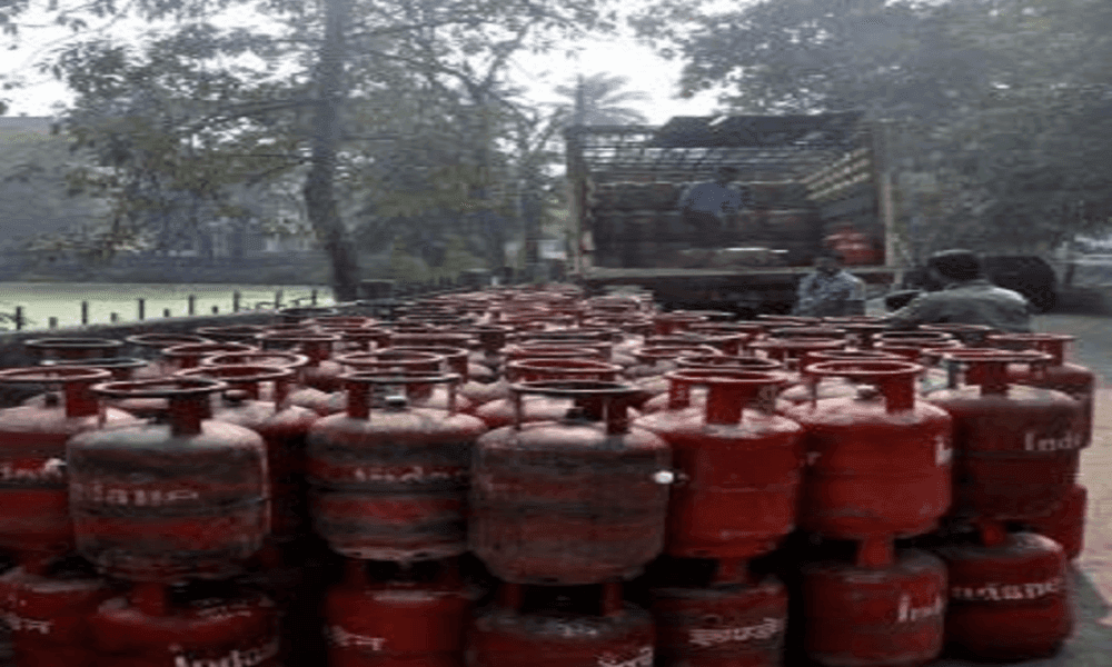 With polls round the corner, union cabinet approves 75 L new LPG connections under Ujjwala scheme