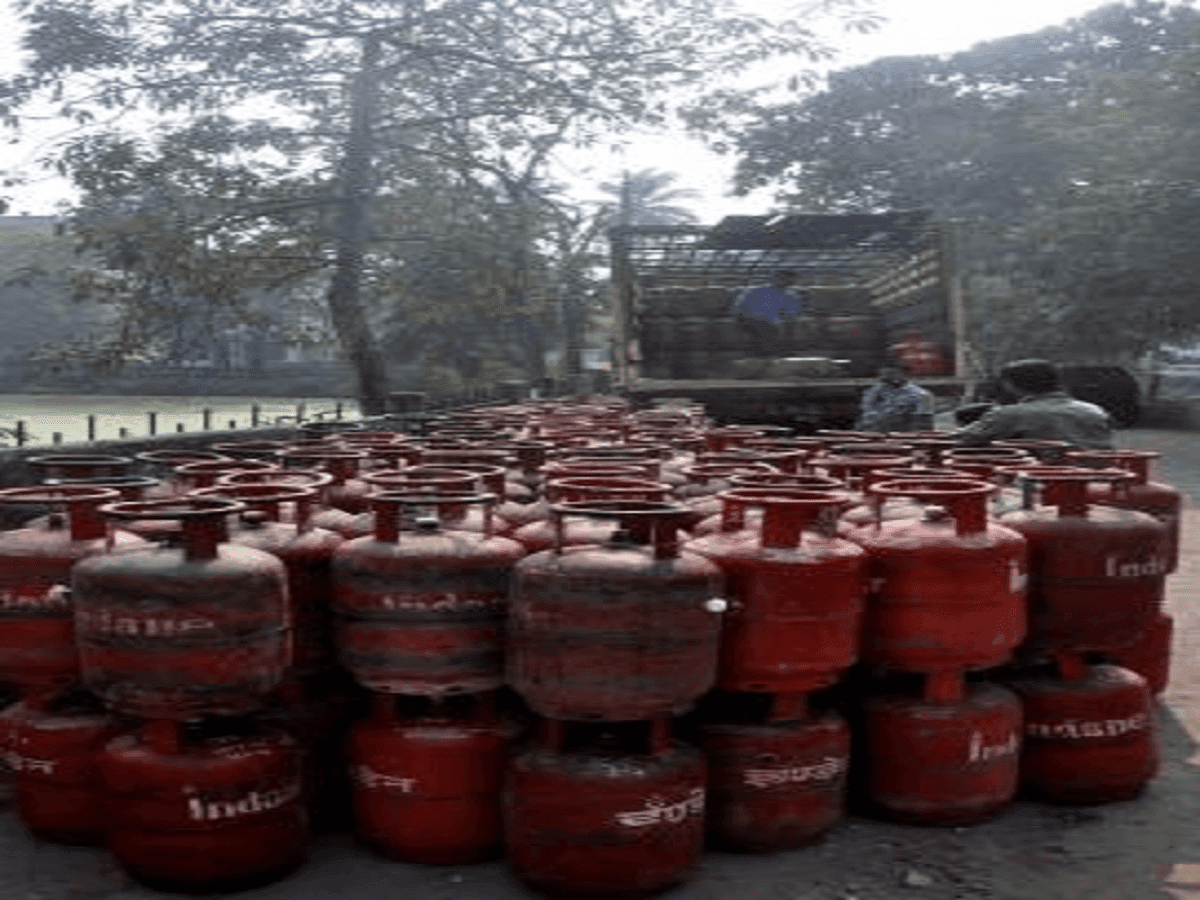 With polls round the corner, union cabinet approves 75 L new LPG connections under Ujjwala scheme