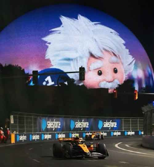 Salesforce CEO offers jobs to any OpenAI researcher who has quit