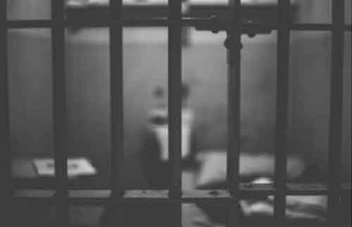 Murder convict serving lifer flees from Maha jail, manhunt launched