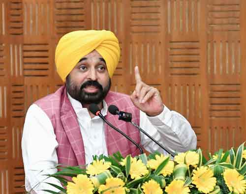 Punjab CM asks protesting farmers to stop public harassment