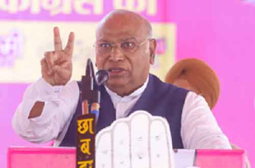 People reposing faith in Cong guarantees, PM Modi & Shah busy in divisive talks: Kharge