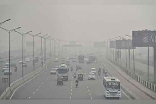 40% rise in eye related problems due to pollution, say Delhi docs