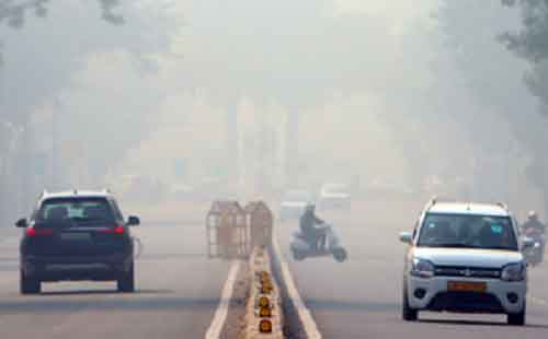 Delhi chokes under blanket of smog, air quality plummets to ‘severe’ at several stations
