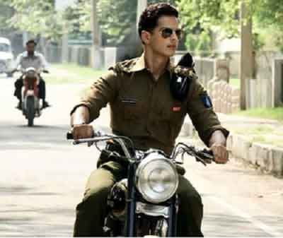 Ishaan Khatter calls Brigadier Balram Mehta his ‘guiding force’ during ‘Pippa’ shoot