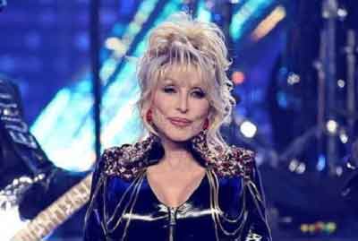 Dolly Parton: I’m not smart enough to be in politics