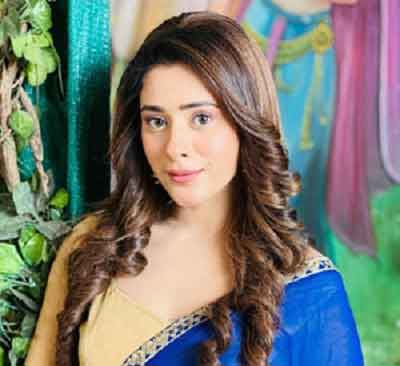 Hiba Nawab masters Shikara rowing in 2 days for ‘Jhanak’