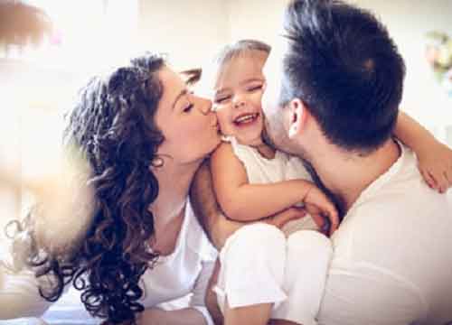 New moms & dads increasingly turn to social media for parenting advice