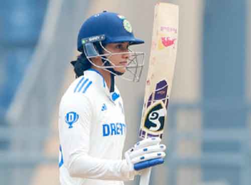 INDW v AUSW: Mandhana out for 74 as India reach 193/3 at lunch against fighting Australia