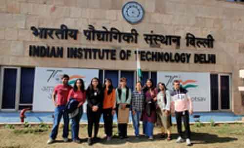 This interdisciplinary psychologist explores mind-body problems, studies brain function & more at one go