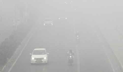 Dense fog prompts Delhi Police traffic advisory, commuters urged to take precautions