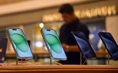 Mobile phone exports at Rs 75,000 cr till Nov, on way to cross Rs 1,24,000 cr in FY24