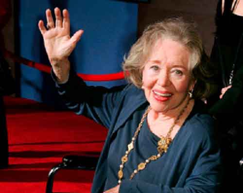 ‘Mary Poppins’ actor Glynis Johns dies at 100
