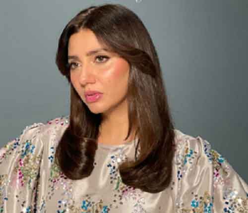 Mahira Khan channels her inner ‘gorgeous, style icon’ Parveen Babi