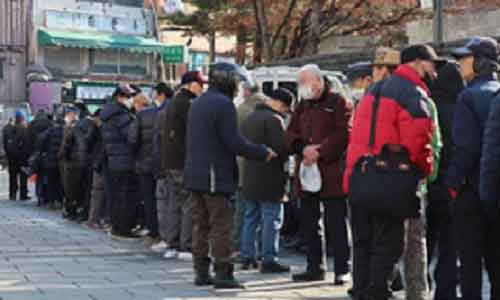 S.Koreans aged 70 and older outnumber those in 20s for 1st time
