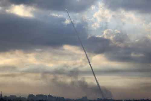 US and UK carry out airstrikes against Iran-backed Houthis in Yemen