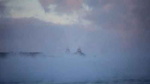 Icy winds. heavy snowfall disrupt life in US