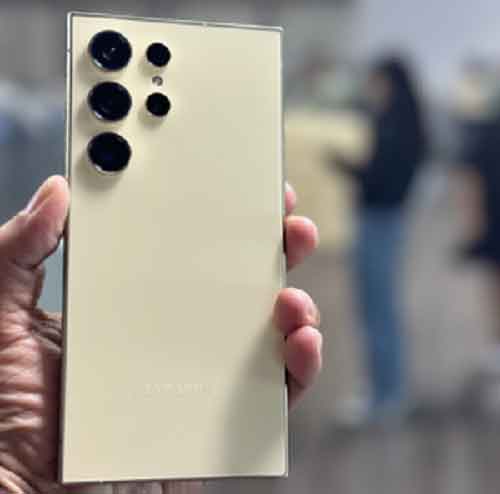 Samsung heralds ‘AI phone’ era with premium Galaxy S24 series