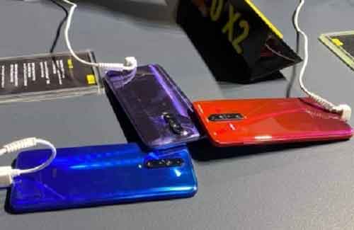 India’s smartphone market sees 2% drop in 2023, shipped 148.6 mn units: Report