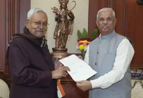 Nitish resigns as Bihar CM, gets call from PM Modi 