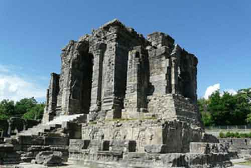 Hindu group performed ‘Parikrama’ at ASI protected 8th century temple in Kashmir on Jan 22