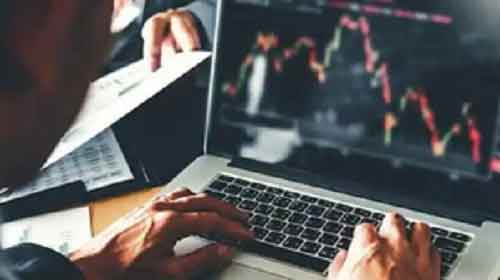 Markets bounce back on Reliance Industries surge