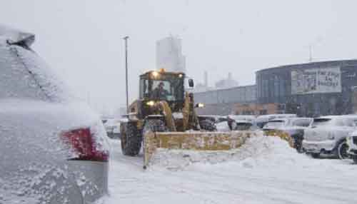Snowfall in eastern Canada causes state of emergency