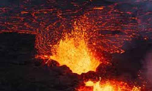 Iceland volcano erupts again