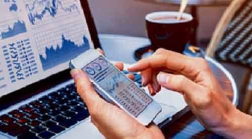 Pakistan stock market sinks as uncertainty surrounds election results