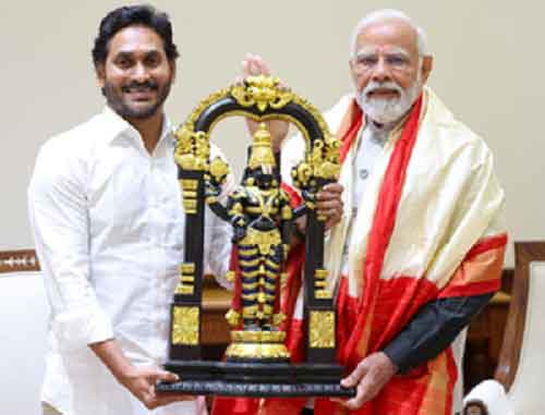 Andhra Pradesh CM calls on PM, seeks release of pending funds