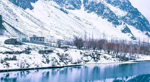 Unabated intense cold in Kashmir, Ladakh freezes with Kargil at minus 22.4