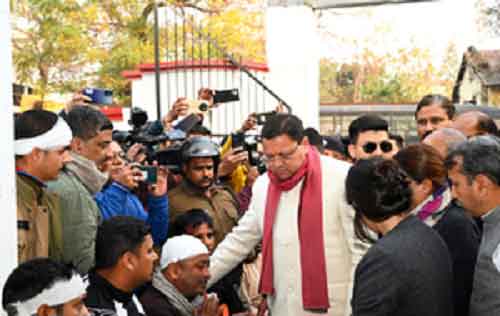 U’khand CM takes stock of situation in Haldwani; meets injured cops, scribes