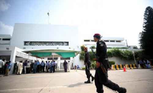 Amid political uncertainty, Pak biz tycoons shift business to Dubai