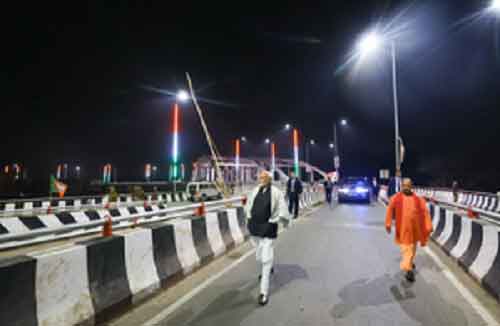 PM Modi makes night inspection of newly-built Varanasi road
