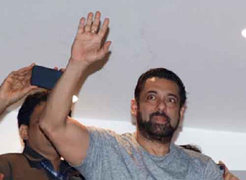 Salman Khan flaunts pants with his face painted on it
