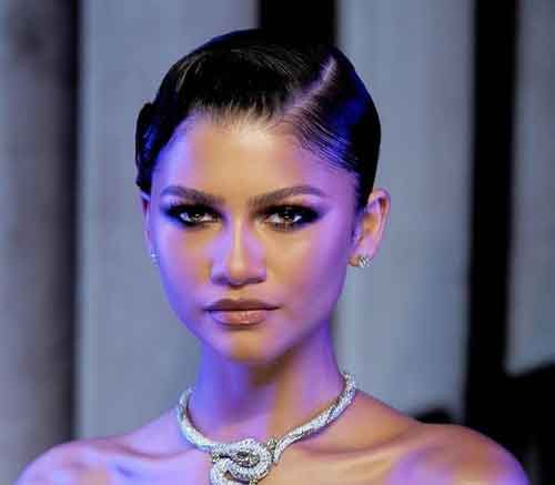 Zendaya donates $100k to theatre where she started her career