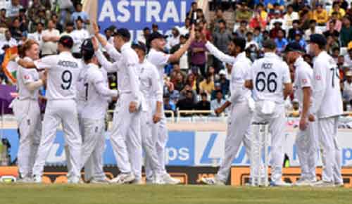 4th Test: Spinners put England on top as India trail by 134 runs
