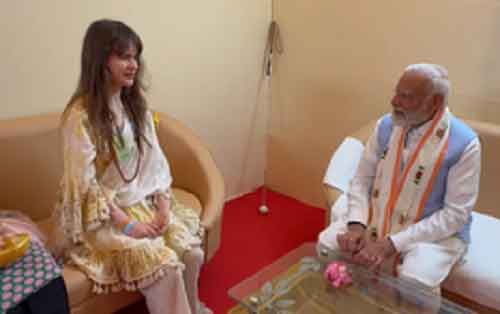 German singer Cassandra Mae croons song in praise of Lord Krishna for PM Modi