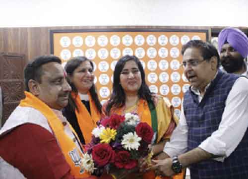 LS polls: BJP names 5 candidates for Delhi; Sushma Swaraj’s daughter to make electoral debut