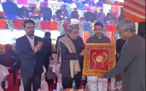 Gadkari unveils highway projects worth Rs 4,000cr in Himachal