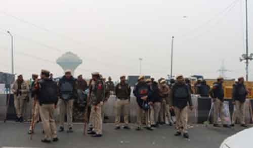 Delhi Police beef up security at borders in view of protests