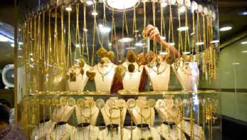 Gold scales record high on growing bets for US interest rate cut in June