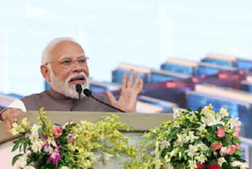 PM Modi arrives in Assam to a grand welcome