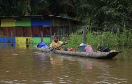 Death toll in floods, landslides in Indonesia rises to 10