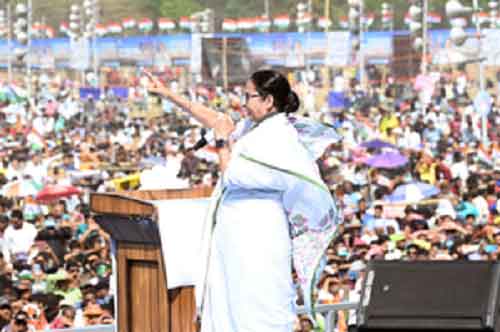 You might lose everything if you apply on CAA portal: CM Banerjee