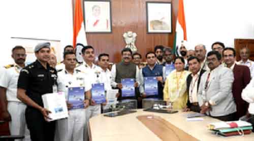 Defence Ministry, HAL sign Rs 8,073 crore deal for Dhruv Mk III choppers for Army, Coast Guard